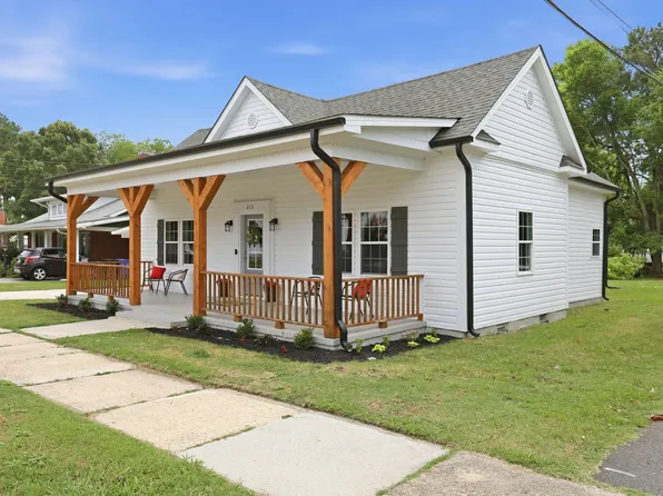 213 W Parrish Dr, Benson, NC 27504