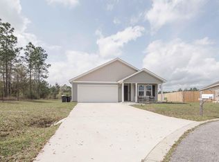69 Lockwood Way W, Defuniak Springs, FL 32435