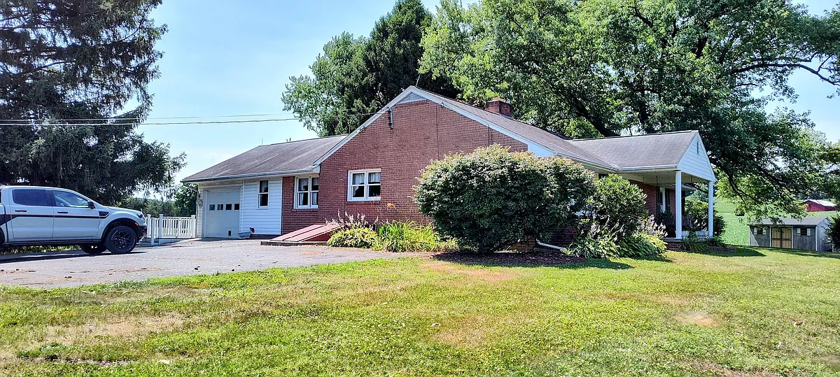 Building Photo - 1121 Rigdon Rd