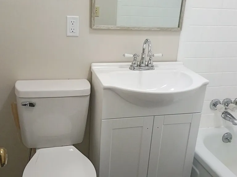 901 Carson Ln SW — Photo 8