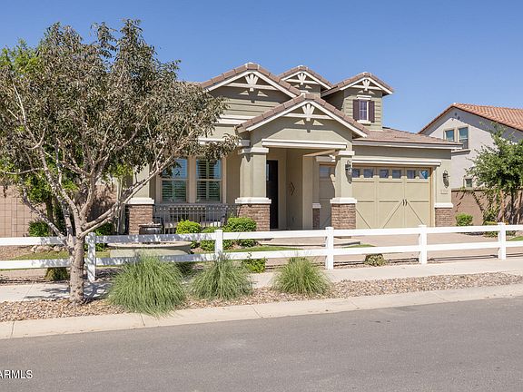 3rd image of 23040 E ARROWHEAD Trail