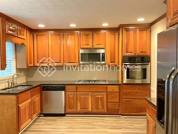 4th image of 358 Omega Dr