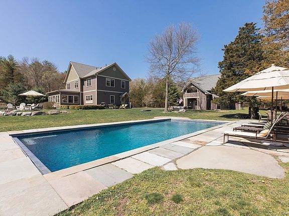 2nd image of 116 Woodstock Ln