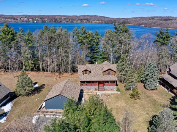 871 207th St, Dresser, WI 54009