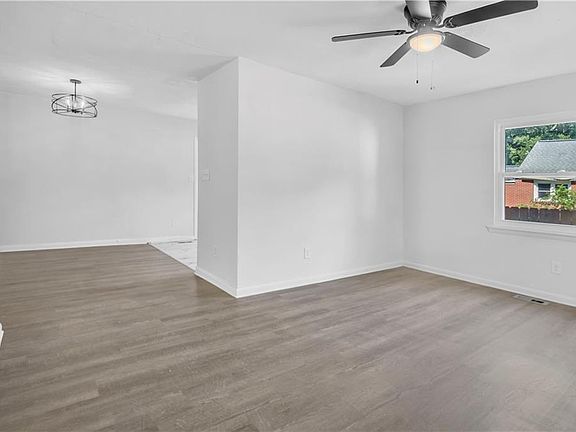 4th image of 11 Alpine St