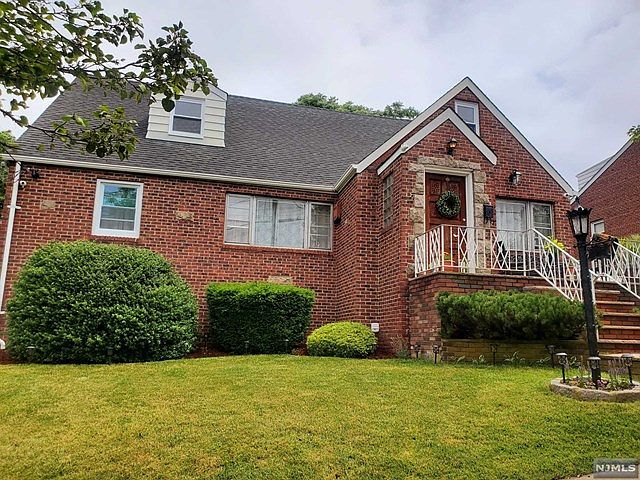 1st image of 411 Kennedy Dr
