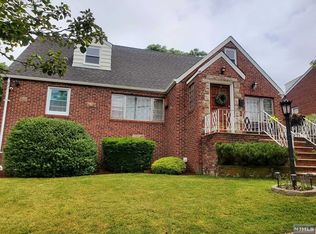 411 Kennedy Dr, Fairview, NJ 07022