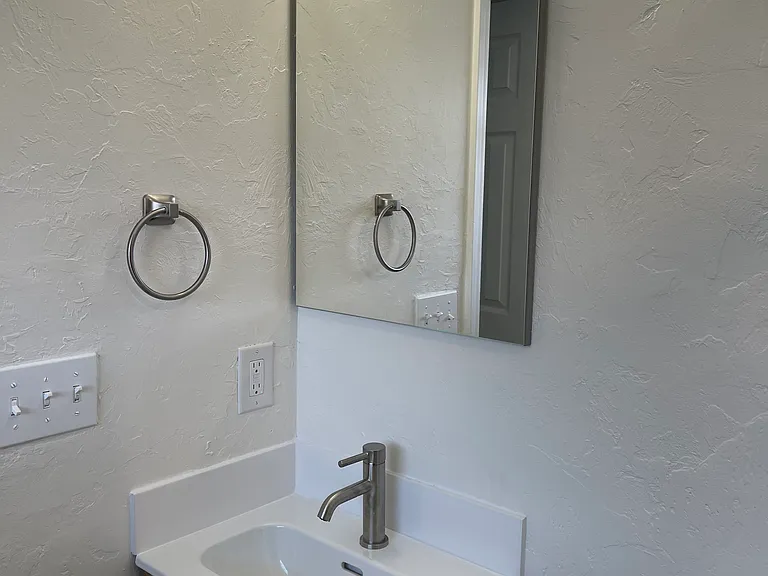 504 Pinewood Dr — Photo 20