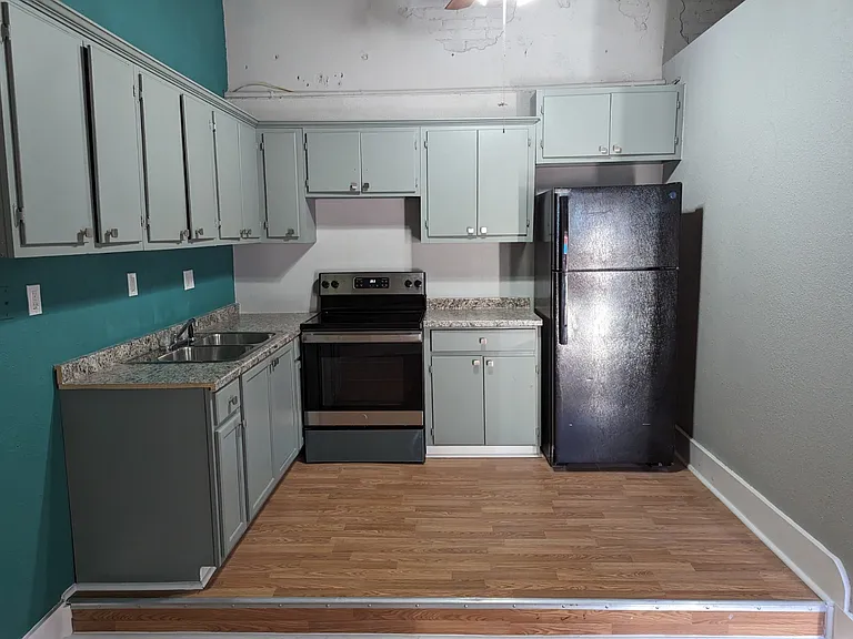 221 Main St #1-4 — Photo 4