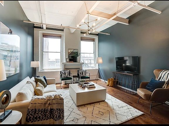3rd image of 335 W 5th St Unit 402