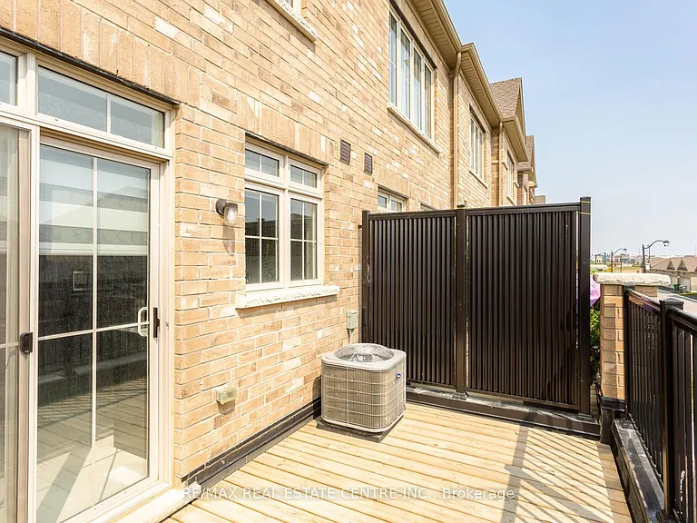 353 Inspire Blvd — Photo 32