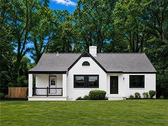 2nd image of 2585 Amelia Ave