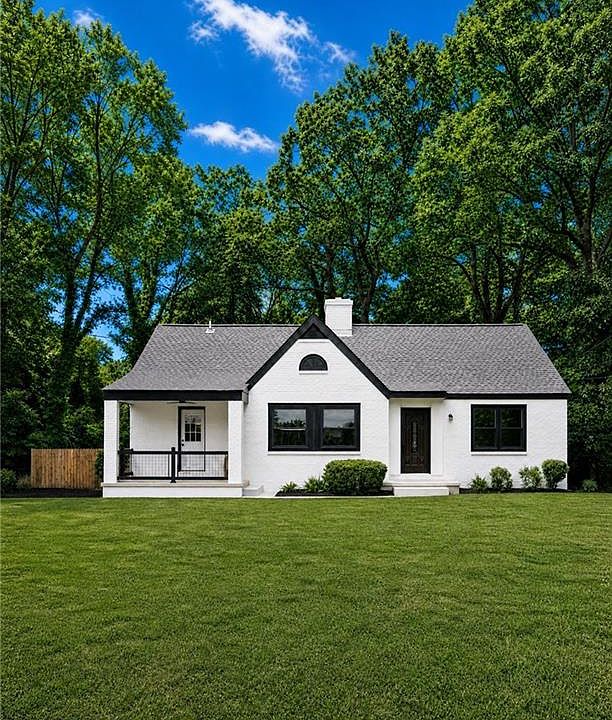 1st image of 2585 Amelia Ave
