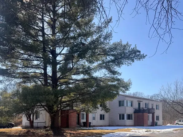 17 Flanders Ln, Cincinnati, OH 45218