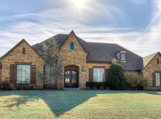 520 Country Club Dr, Edmond, OK 73025