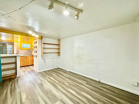 3rd image of 6601 N Navin Ave #A