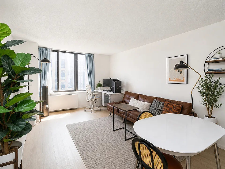 445 5th Ave #26D