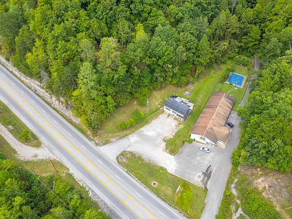 3rd image of 326 W Main St