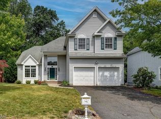 17 Autumn Dr, Scotch Plains, NJ 07076