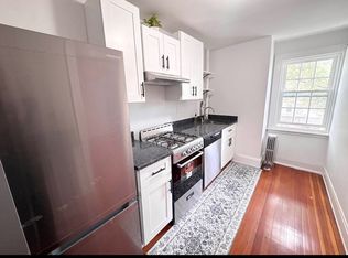 21-35 28th St #3, Astoria, NY 11105