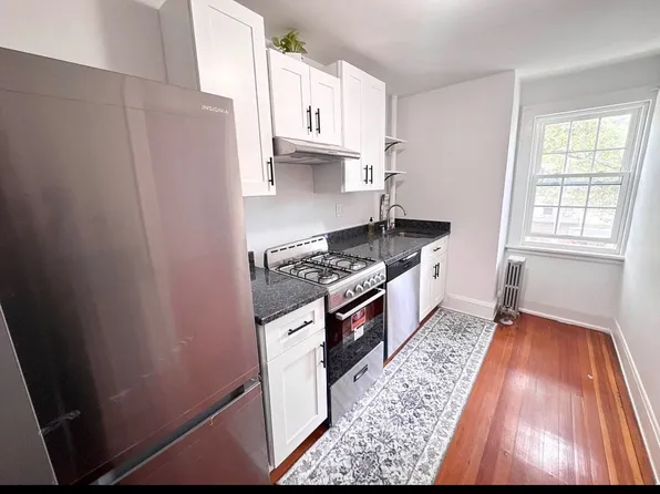 21-35 28th Street image 1 of 4