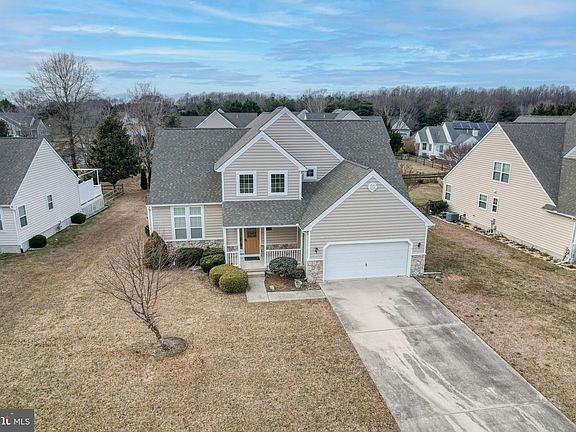 3rd image of 118 Ginger Ln