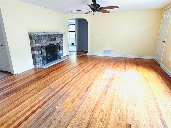 4th image of 22 Lincoln Ave