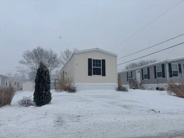 5 Farmingdale Dr #Fa05, Hamlin, NY 14464