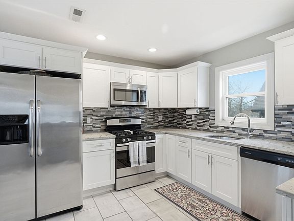 3rd image of 286 Revere St #286