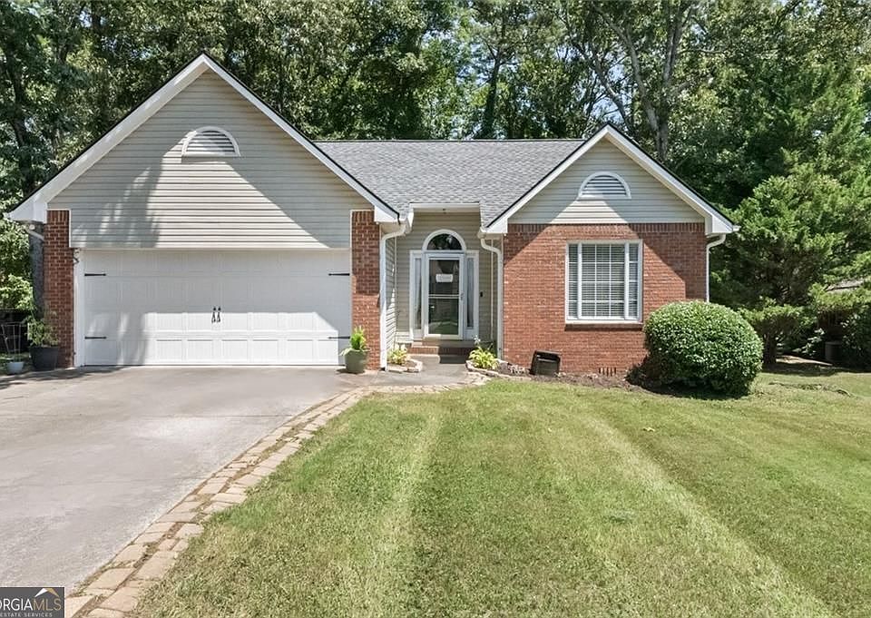 1st image of 45 White Oak Dr SE
