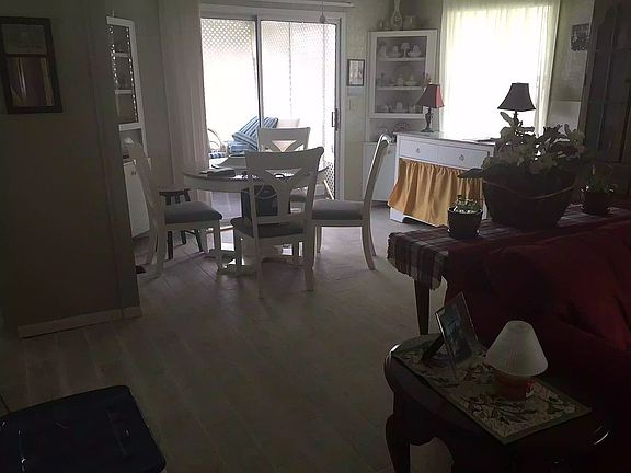 4th image of 7200 Mount Essex Dr NE