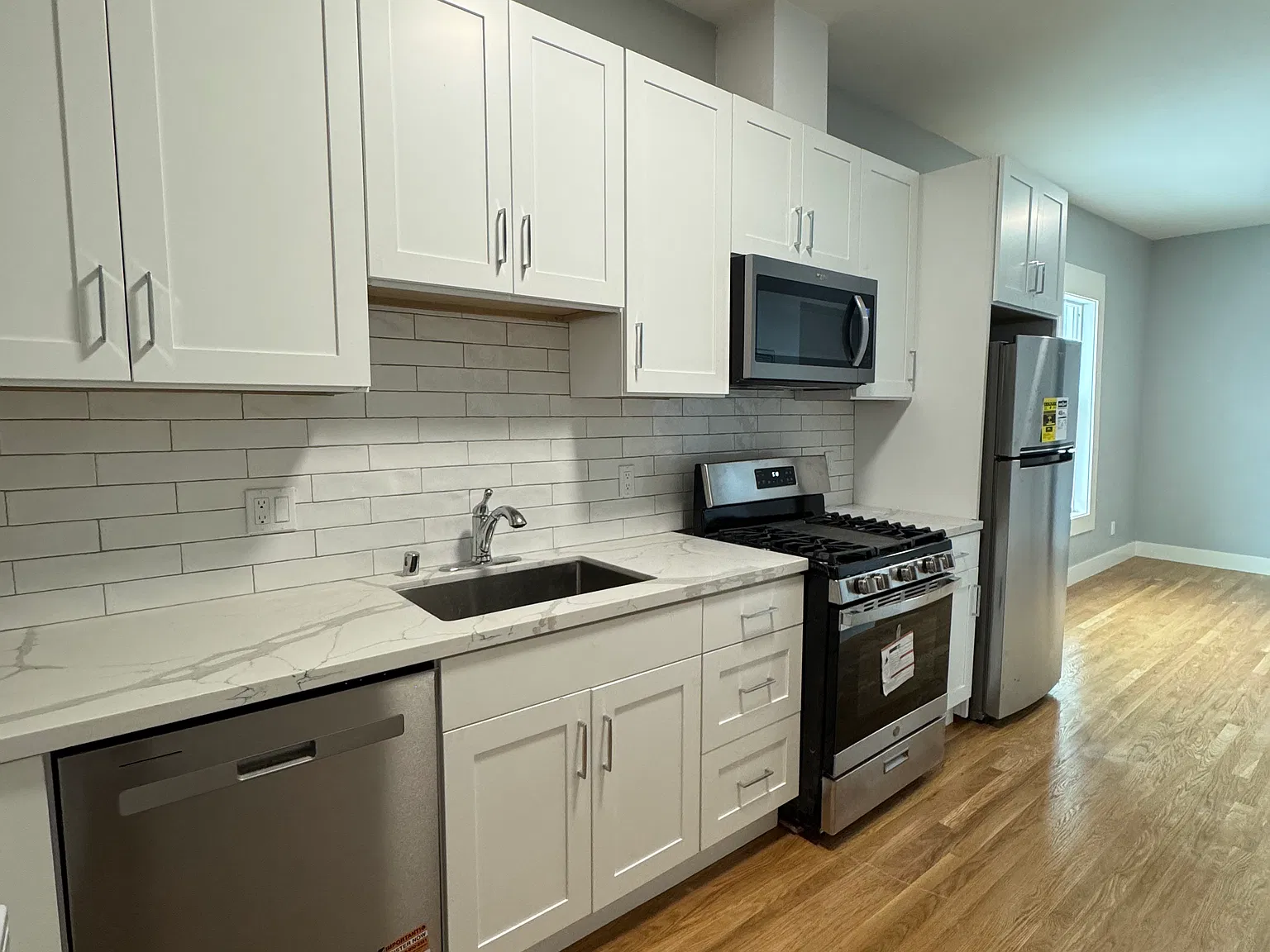 1 bed, 677 sqft, $3,500 — Photo 2