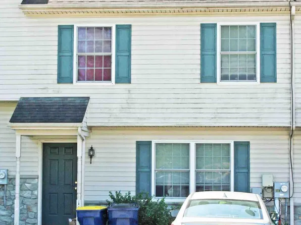 1640 Lakeside Dr, Middletown, PA 17057