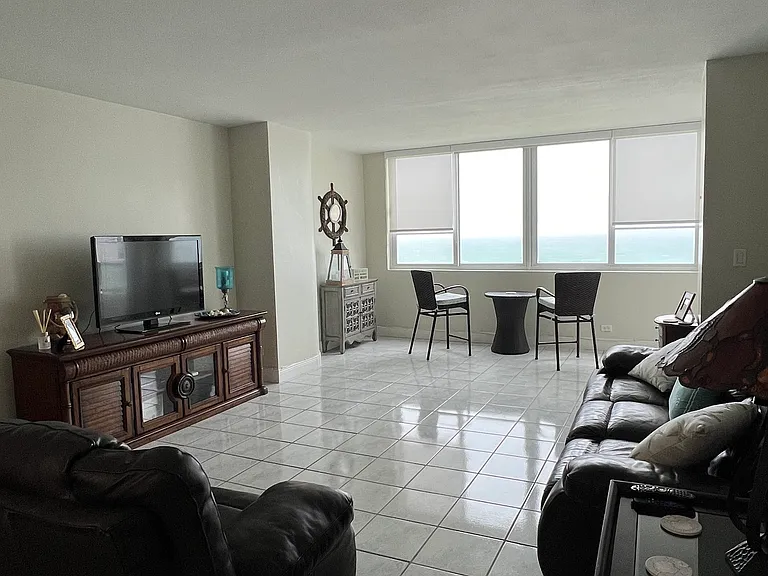 5005 Collins Ave #611 — Photo 9