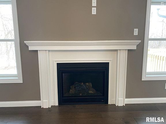 3rd image of 730 Mineral Creek Dr