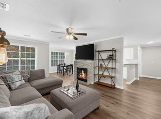 123 Streamside Dr, Roswell, GA 30076