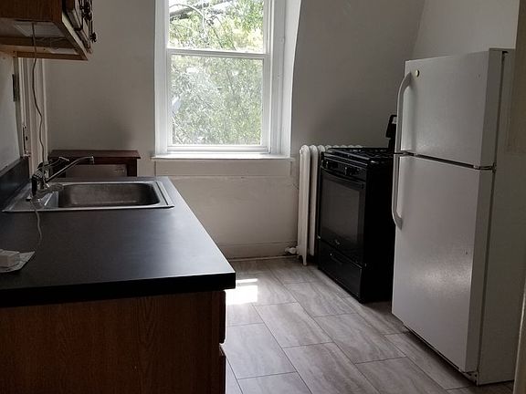 2nd image of 1008 Park Ave APT 4