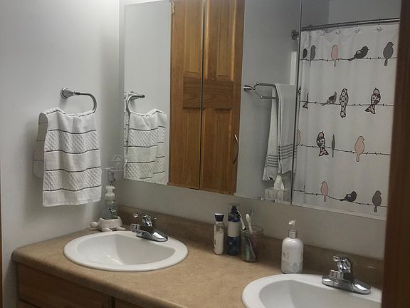 5th image of 819 W Illinois Ave