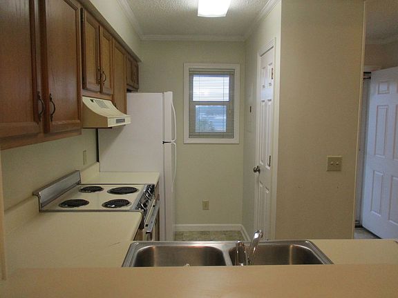 3rd image of 650 Cedar Point Blvd APT C25
