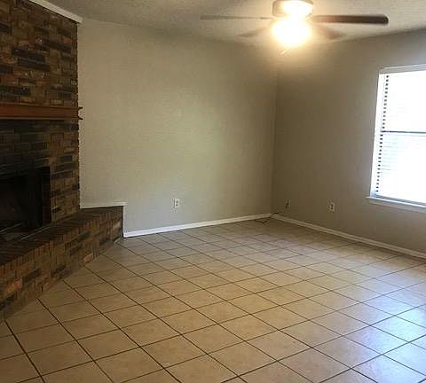 4th image of 12520 Southgate Dr