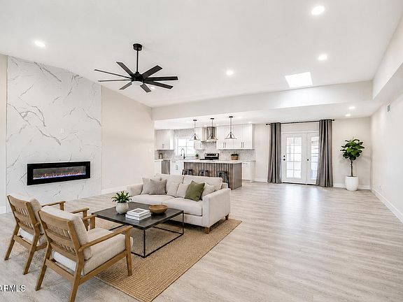 5th image of 3934 W MEADOW Drive