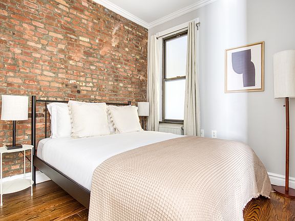 3rd image of 202 E 13th St APT 4A