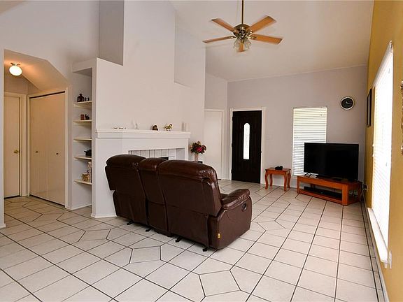 3rd image of 1802 Southwestern Trl