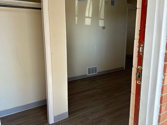 3rd image of 1022-1026 Sunset Ave #8