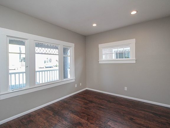 4th image of 2661 Imperial Ave