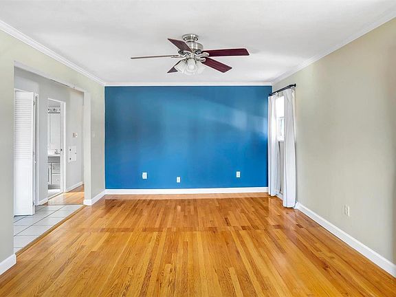 3rd image of 9961 Brook Ave