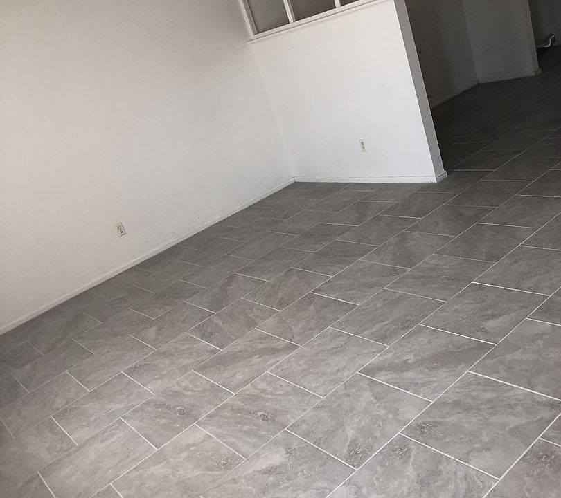 1st image of 602 E Sunset Dr