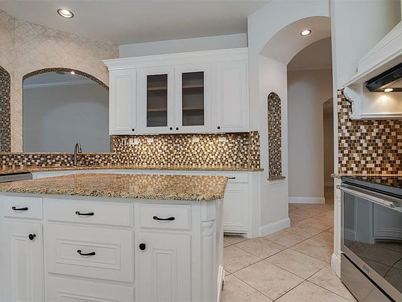 3rd image of 3729 Cottonwood Springs Dr