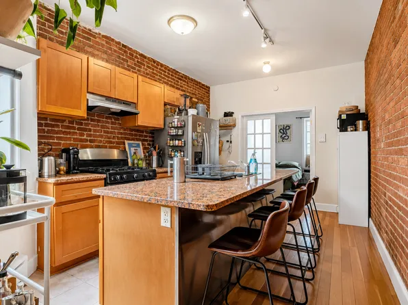 564 Saint Mark's Avenue image 1 of 8