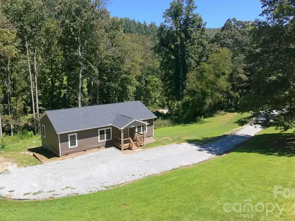 784 Bearwallow Mountain Rd, Hendersonville, NC 28792
